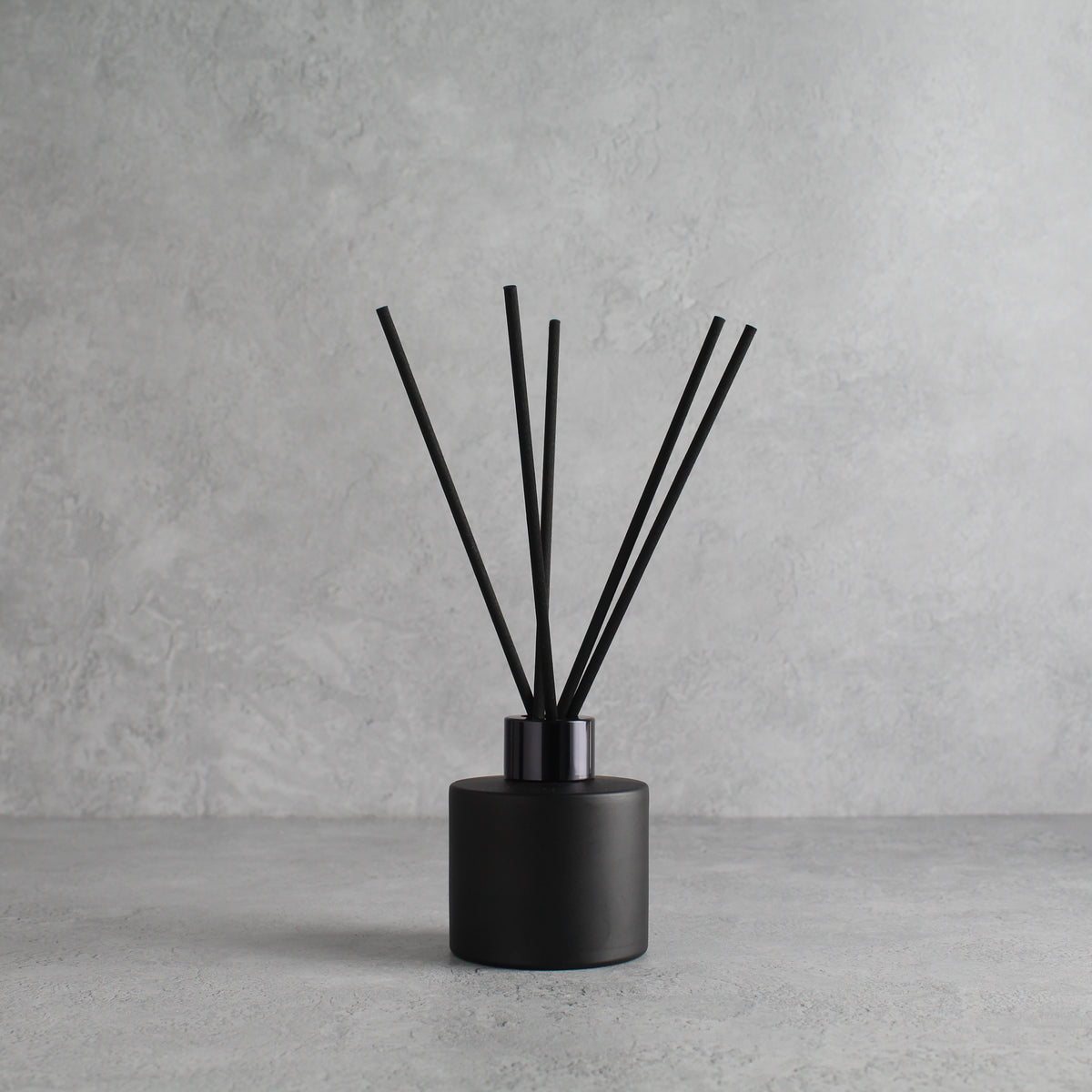 Matte Black Glass Reed Diffuser – Namie Home