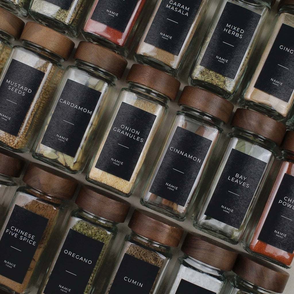 Spice Jar Set With Acacia Lids & 36 Black Labels 4