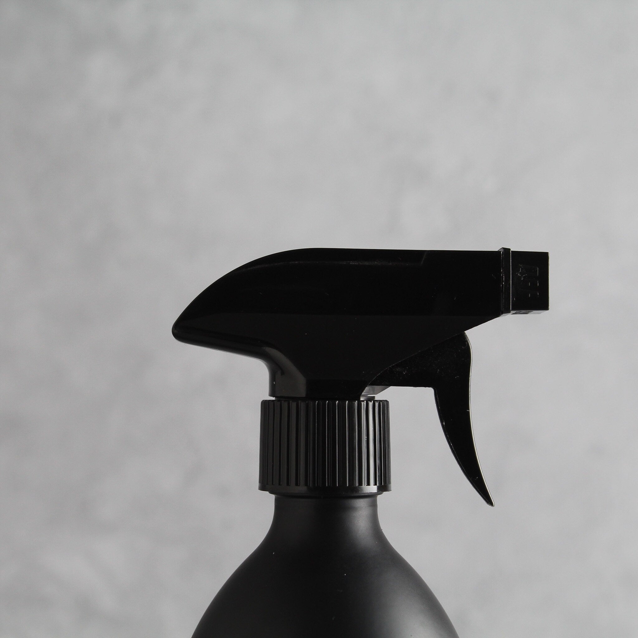 Labelled Matte Black Glass Spray Bottle - Namie Home